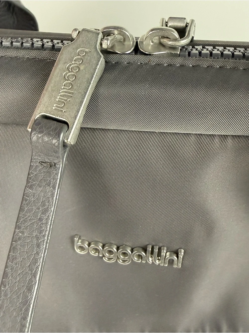 Baggallini Soho Laptop Backpack Womens Gray RFID Pockets Travel Work School Bag